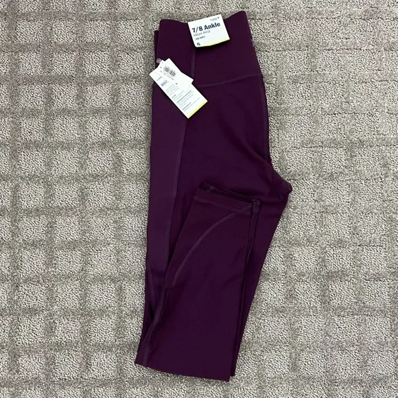 Old Navy Deep Purple active leggings - Picture 2 of 7